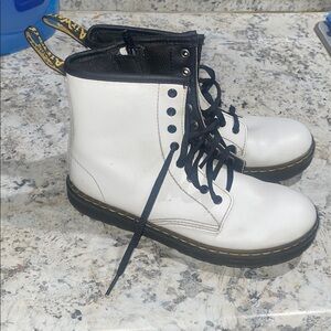Kids Dr. Martens Zavala J Boot Size 4